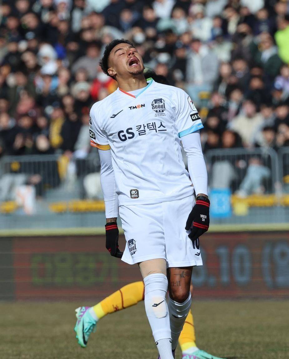 包含今夜体能课后，丹佛掘金伤情更新备战中超，气氛紧张，球队文化再被提及的词条电竞比赛